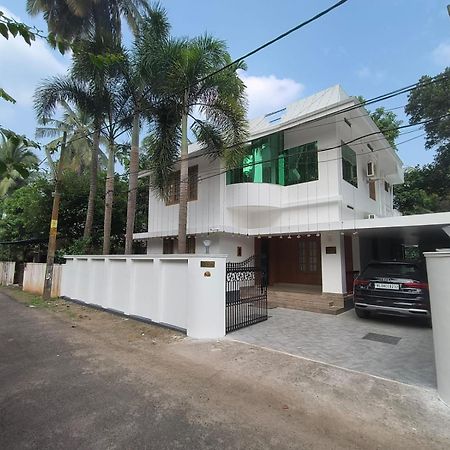 Vila White House Thrissur Exteriér fotografie